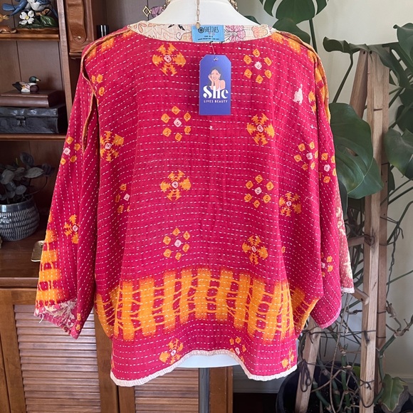 She Lives Beauty Pink Bird Kantha Butterfly Cinch Tie Reversible V-Neck Shirt - Picture 13 of 15